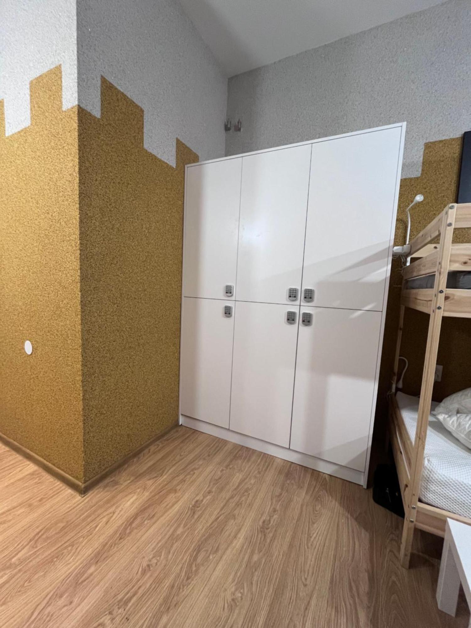 Girls Hostel Krakow Luaran gambar