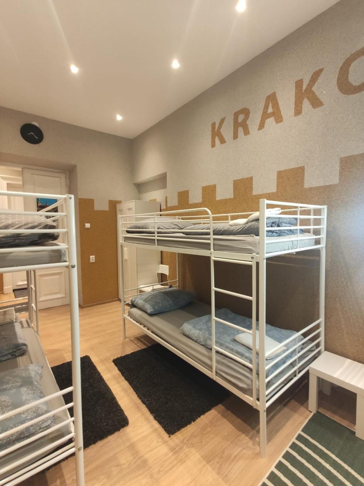 Girls Hostel Krakow Luaran gambar